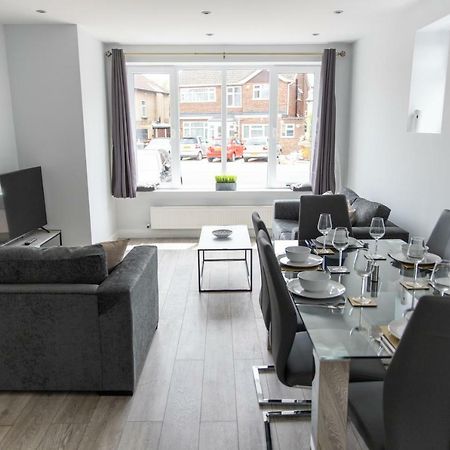 London Northwick Park Serviced Apartments By Riis Property Harrow Esterno foto