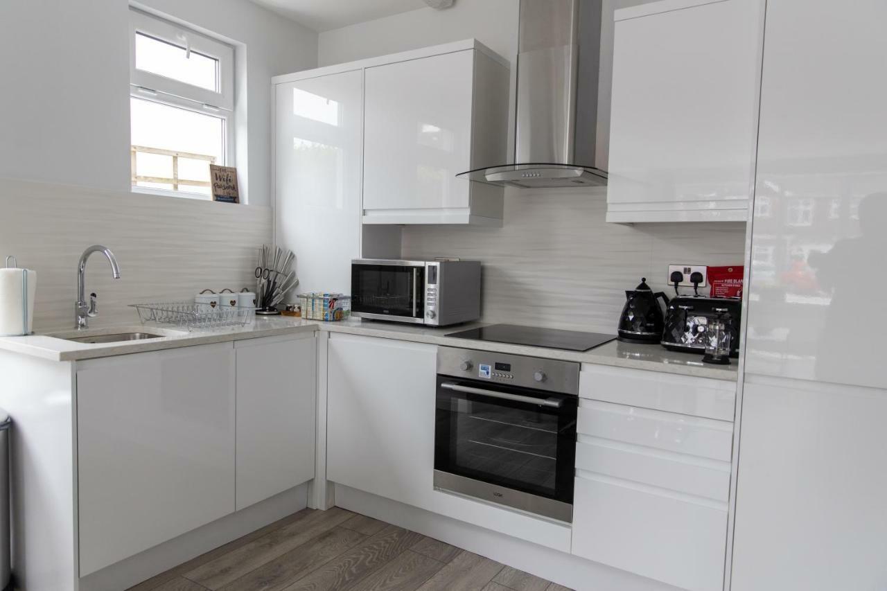 London Northwick Park Serviced Apartments By Riis Property Harrow Esterno foto