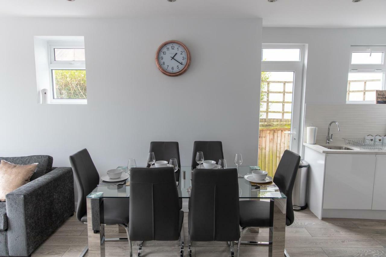 London Northwick Park Serviced Apartments By Riis Property Harrow Esterno foto